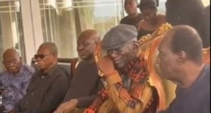 Video: Kufuor breaks down in tears as guests visit his home
