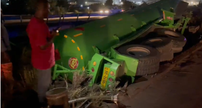 Fuel tanker overturns on Tema motorway