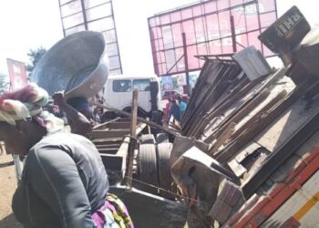 One killed after truck crashes into Police headquarters