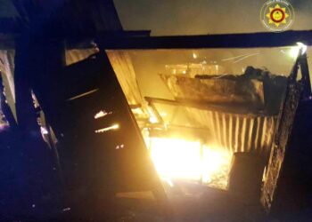 Building collapses on firemen at Westlands