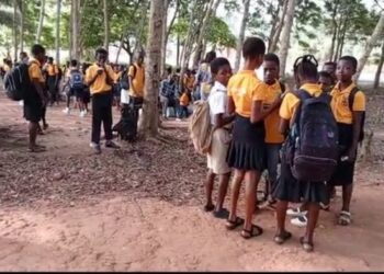 Akyem Asene: Pupils stranded as contractor locks up school