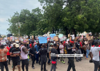 Photos and videos: Protesters hit the street on day 3 of #OccupyJulorbiHouse demonstration