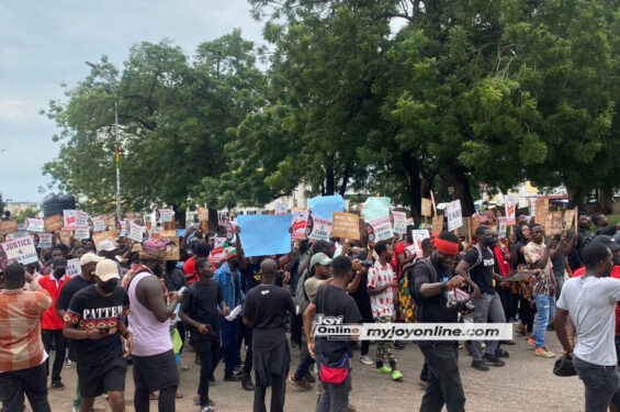 Photos and videos: Protesters hit the street on day 3 of #OccupyJulorbiHouse demonstration