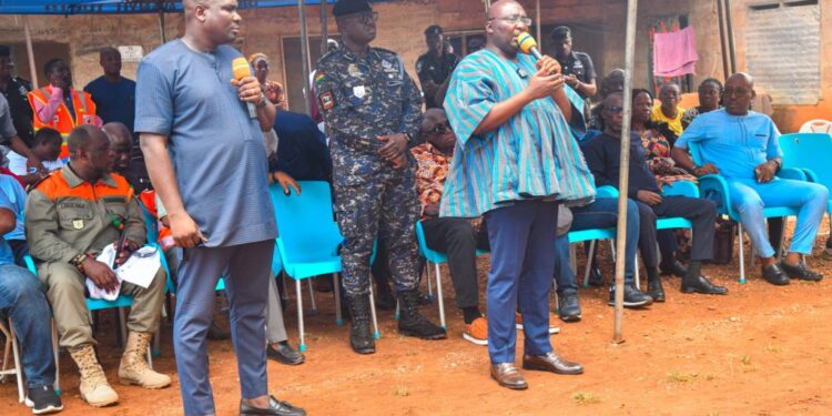 I’m saddened by the pains I see in the eyes of our mothers – Bawumia after visiting flood victims