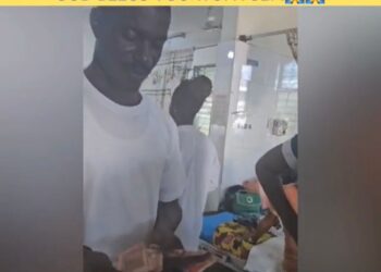 Video: Wofa Sem Clears GHc9,000 Debt for Patients at Amasaman Hospital