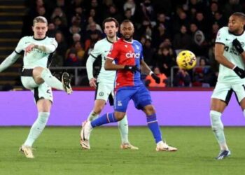 Gallagher scores twice as Chelsea win at Palace