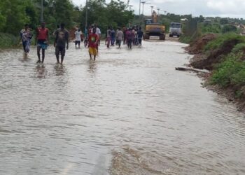 River Ayensu floods displace over 2000 people at Gomoa Adwawukwa, other communities