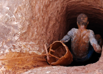 E/R: Two illegal miners trapped to death after pit collapse